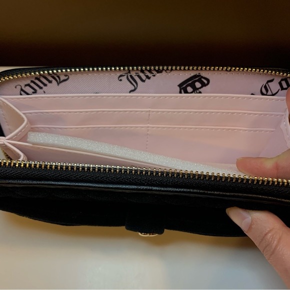 NWT Juicy Couture Tied With a Bow Large Zip Around Wallet - Picture 9 of 12